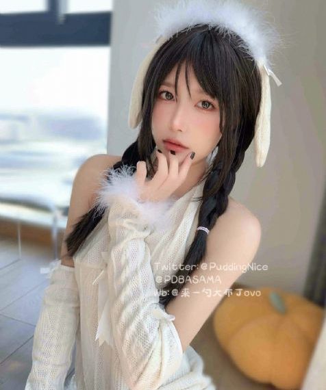 解开女警乳罩慢慢揉捏